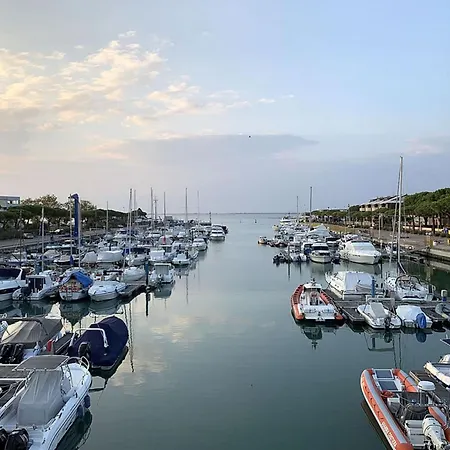 350m From The Sea 公寓